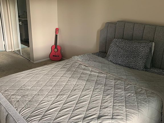 4th image of 110 W 6th St APT 127