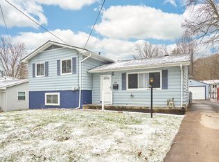 1047 Terrell Dr, Akron, OH 44313