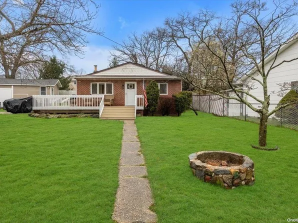 629 East Drive, Lindenhurst, NY 11757