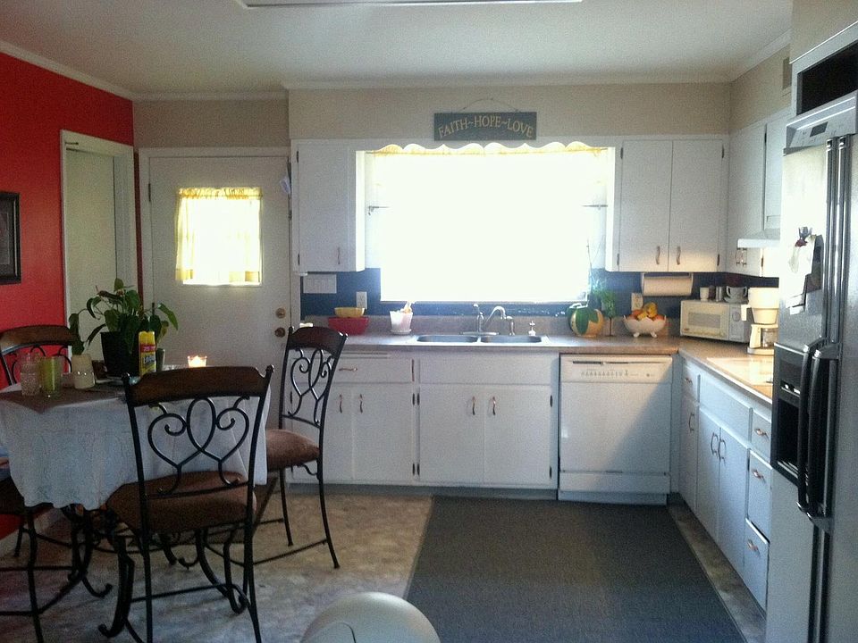 2nd image of 415 Burridge Dr