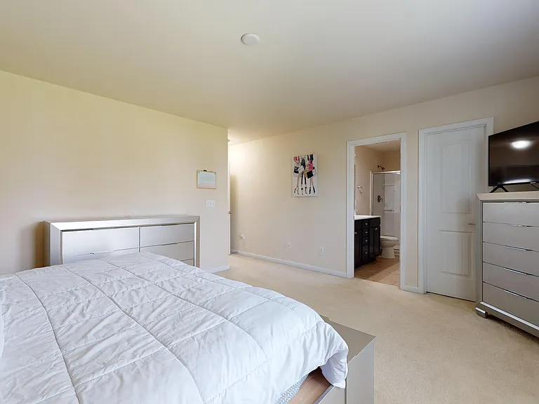 8032 Remington Heights Dr — Photo 22