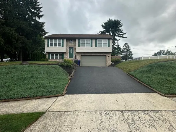 103 Greenwood Dr, New Cumberland, PA 17070
