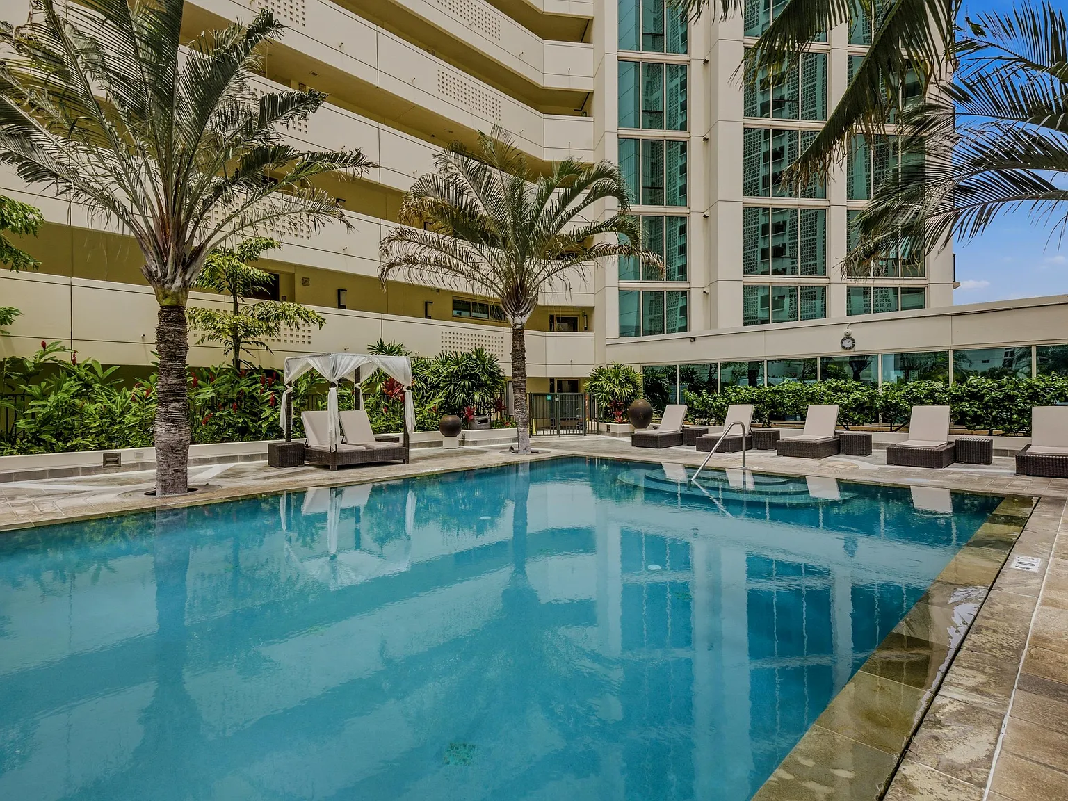 2 bed, 1057 sqft, $6,000 — Photo 3