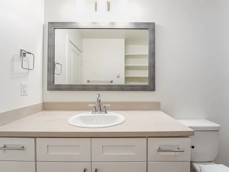 Silver Star Apartments — Photo 6