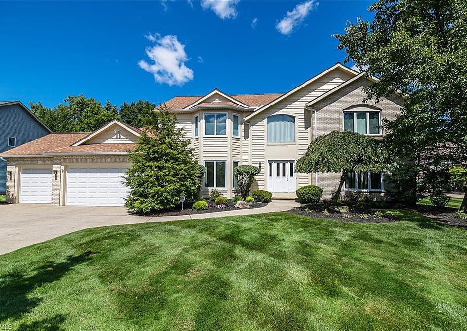 1st image of 589 Dewitt Dr