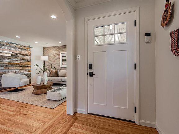 4th image of 1468 Darlene Ave