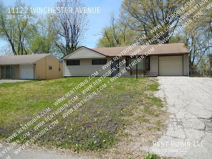 Freshly Updated 3-Bedroom Ranch with Garage, Backyard & Washer/Dryer Included! — Photo 1