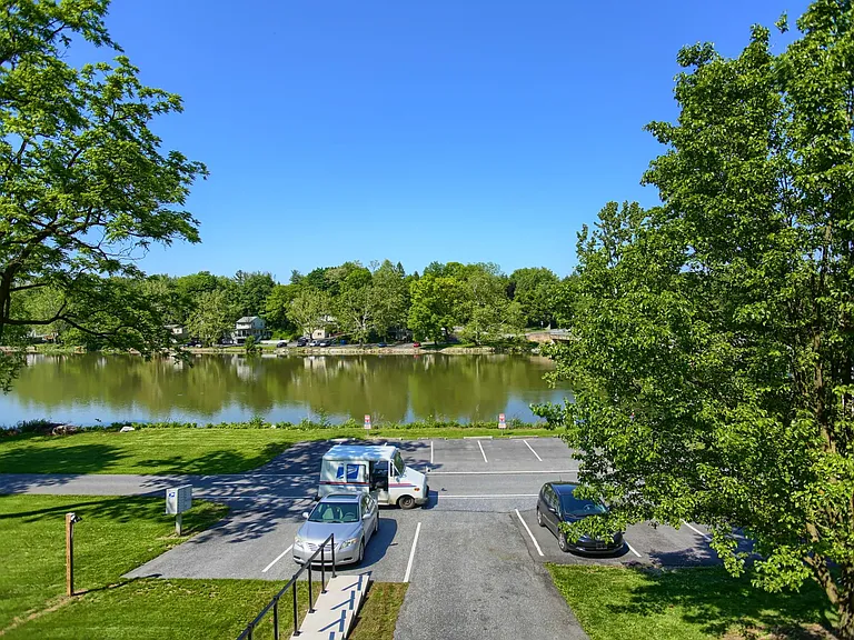 2 Stone Spring Ln #1 — Photo 4
