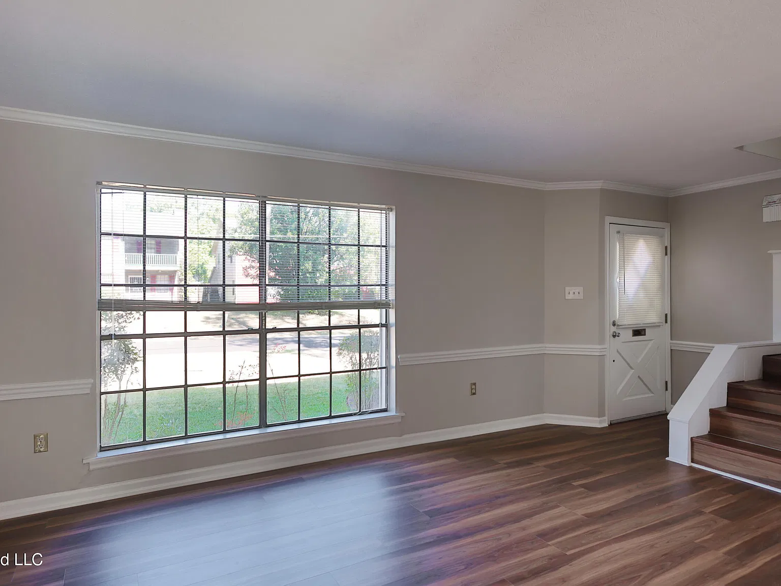 2 bed, 1.5 bath, 1185 sqft, $1,450 — Photo 3