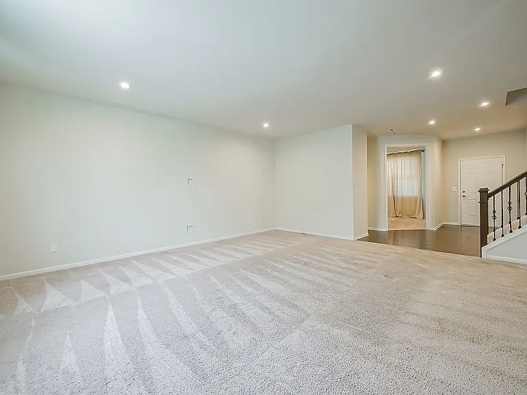1582 Beachwood Dr — Photo 12