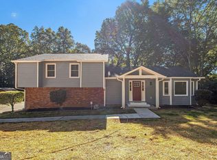 5304 Barrington Rd SW, Lilburn, GA 30047