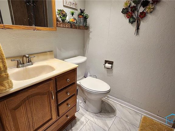 4th image of 1206 Bavarian Ln