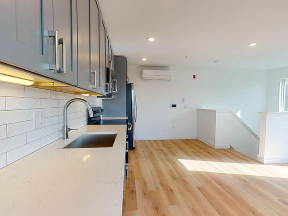 4th image of 1344 N Marston St #46-303