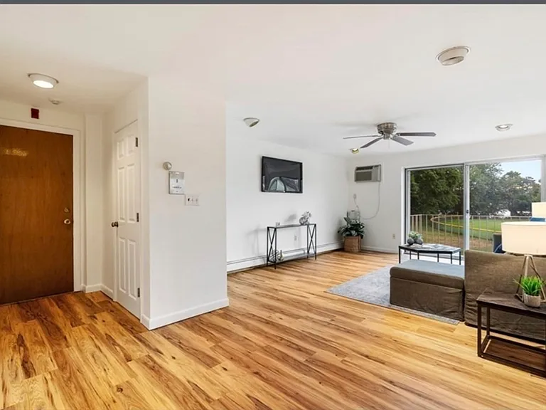 34 Hamilton Rd #210 — Photo 2