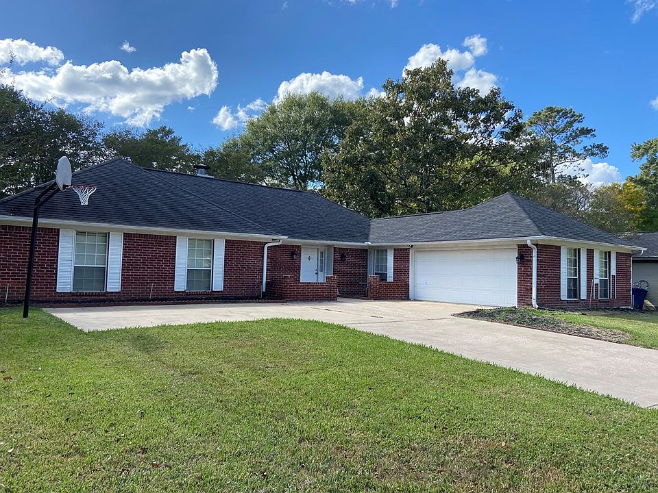 2nd image of 608 Augusta Dr