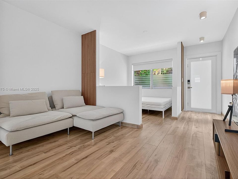 1st image of 1334 Euclid Ave APT 4