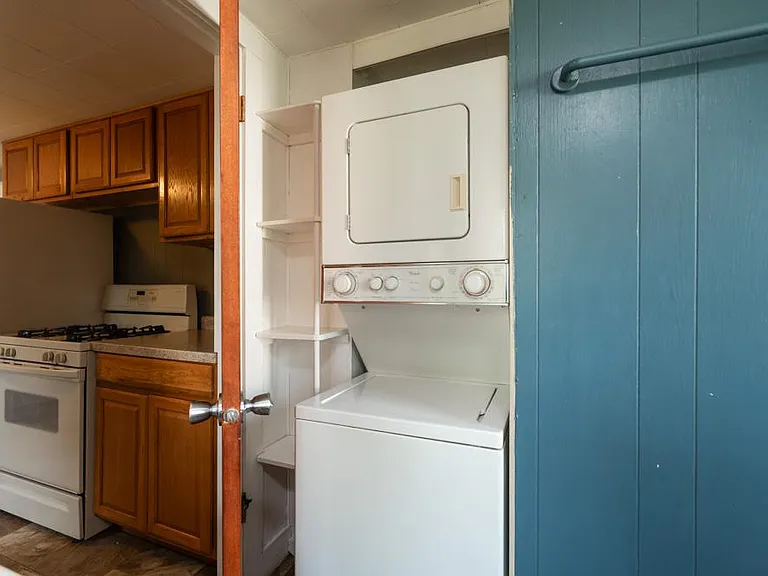 1908 E Rosser Ave — Photo 6