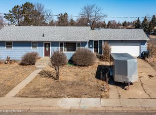 33 10th St E, Dickinson, ND 58601