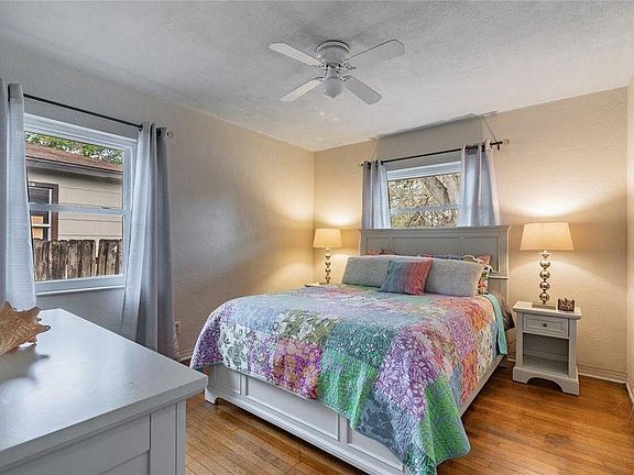 3rd image of 5011 Emerson Ave S #1