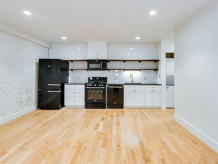 282 North St #6 — Photo 15