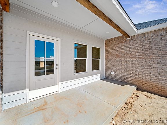 2nd image of 4081 W Highland Park Dr