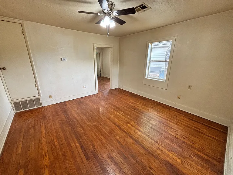 703 N Blvd — Photo 4