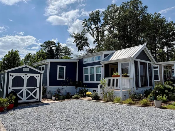 103 Meandering Ln, Flat Rock, NC 28731