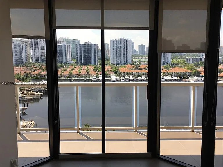 3640 Yacht Club Dr #1609 — Photo 1