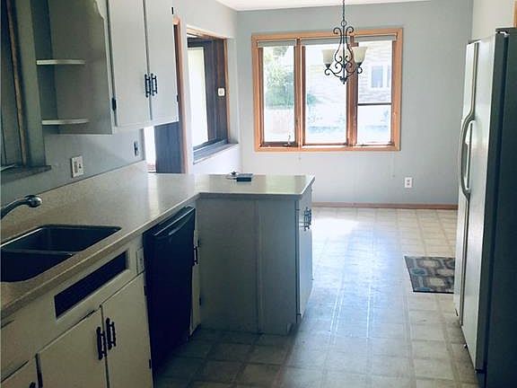 2nd image of 10017 Greenhaven Pkwy