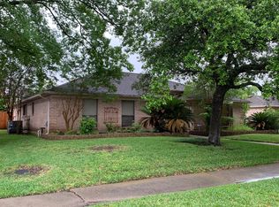 15115 Via Verde Dr, Houston, TX 77083
