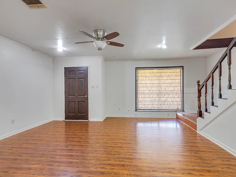 113 Aberdeen Dr — Photo 3