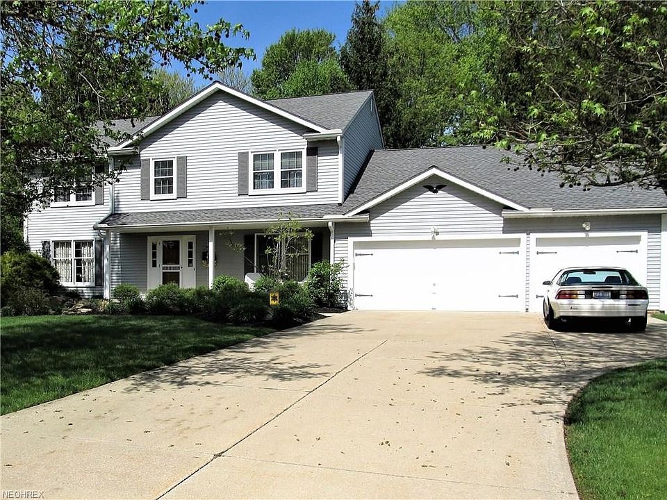 1st image of 32747 Seneca Dr