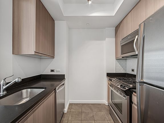 3rd image of 66 Rockwell Pl APT 17B