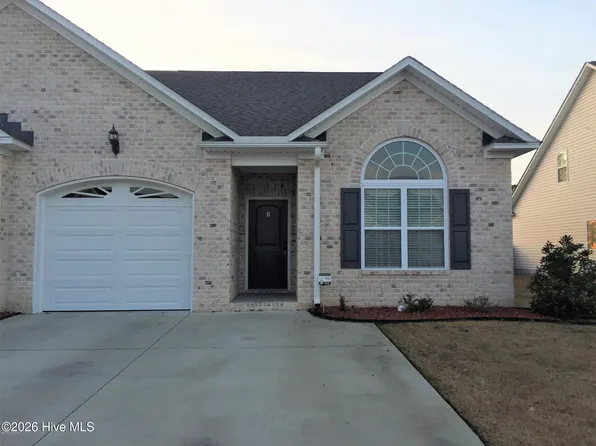 1920 Leighton Dr #B, Greenville, NC 27834