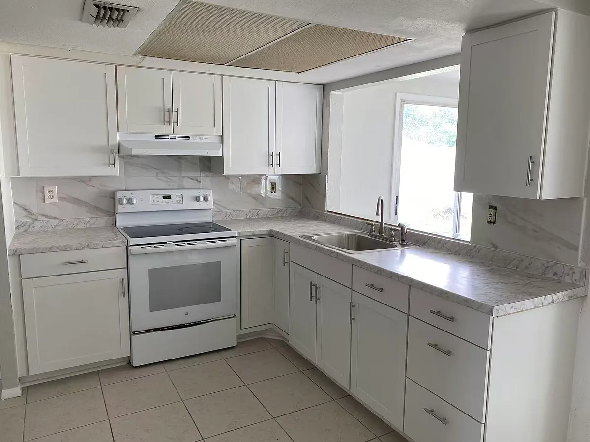 Building Photo - 9330 Lido Ln