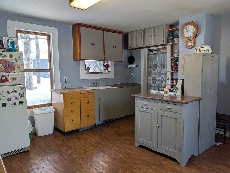 1st image of 21737 Wilson St