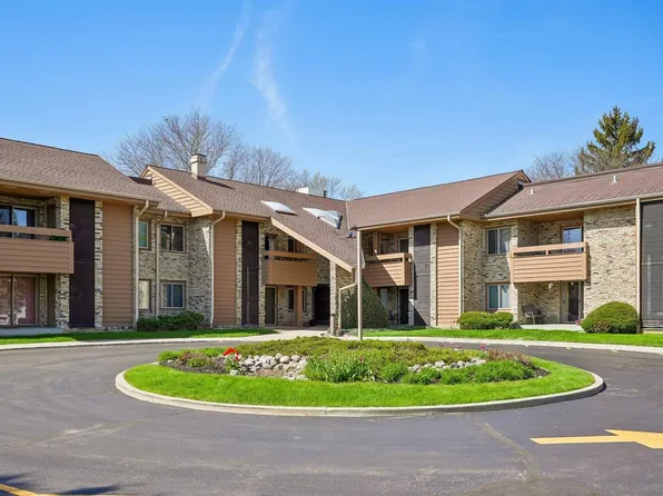 2101 W Good Hope ROAD #210, Glendale, WI 53209