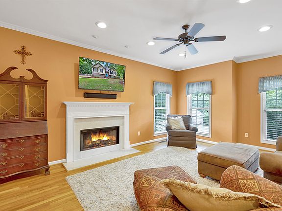 2nd image of 6864 Lexington Oaks Dr