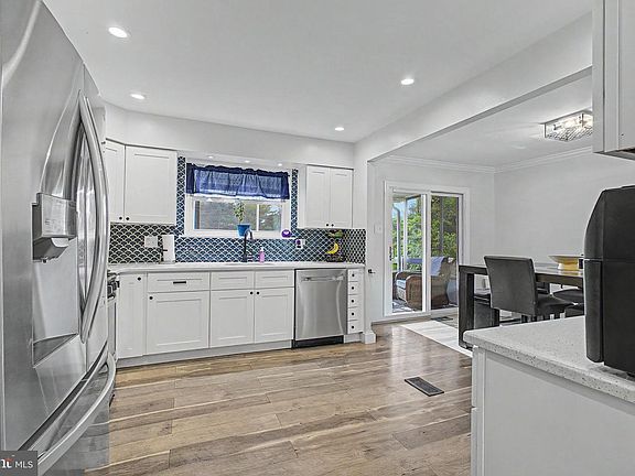 3rd image of 18 Sandal Ln