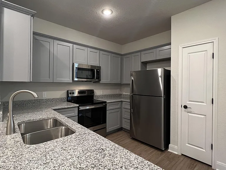 7610 Gramercy Way #101 — Photo 12