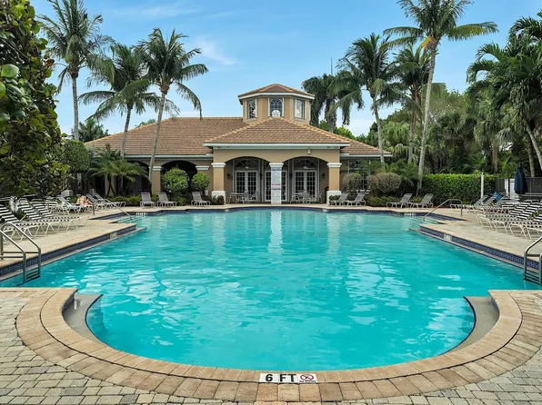 130 Hamilton Terrace, Royal Palm Beach, FL 33414