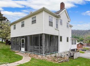 214 W Chestnut St, La Follette, TN 37766