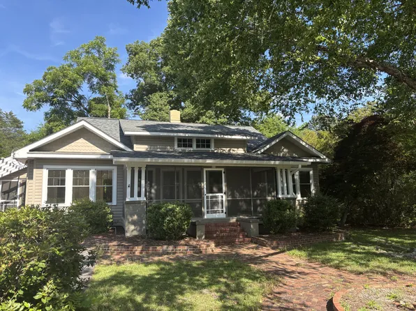 613 S McNeill St, Carthage, NC 28327