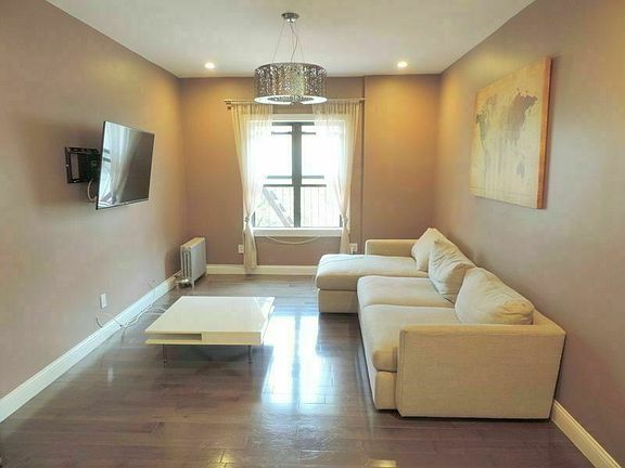 5th image of 139 Norfolk St APT 4C