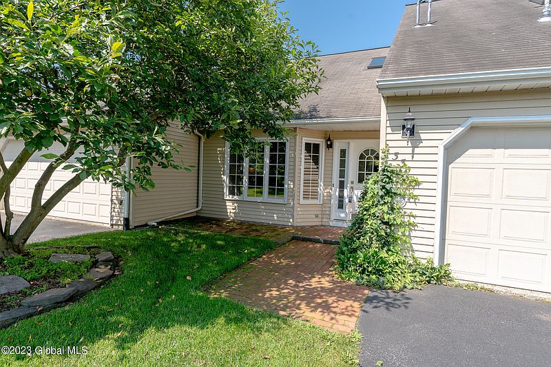 3rd image of 33 Constitution Drive