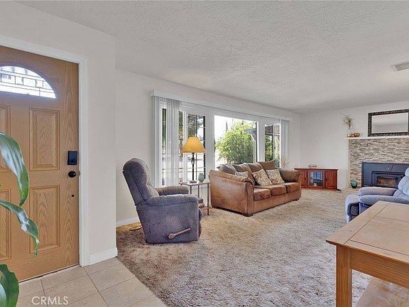 5th image of 15884 El Centro St