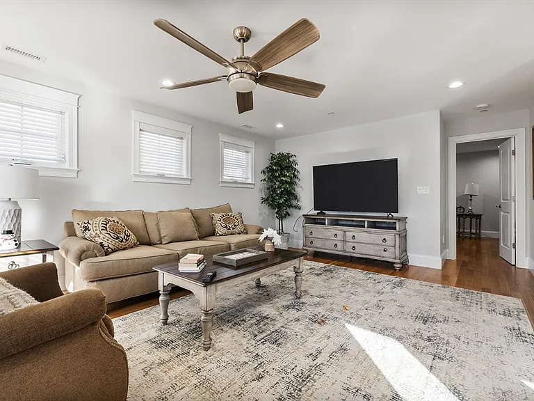15 Rowell Ln #15 — Photo 31