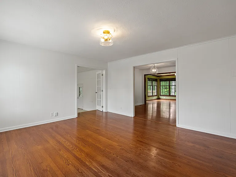 8045 Sabre Dr — Photo 7