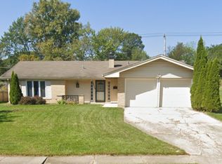 2S058 Churchill Ln, Glen Ellyn, IL 60137