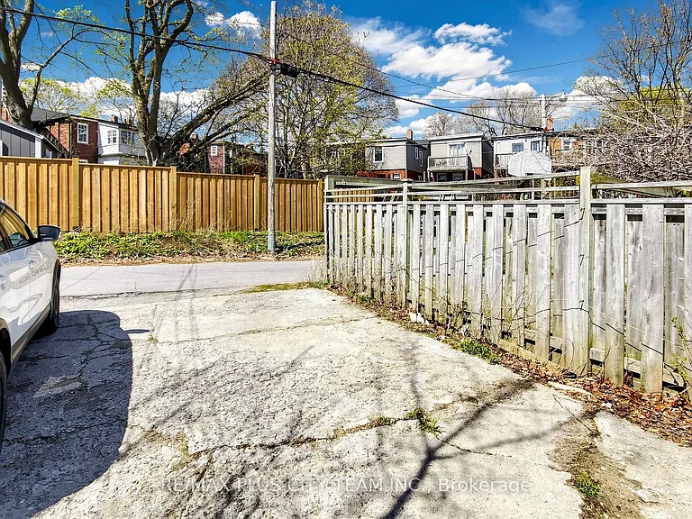 402 Woodbine Ave — Photo 30